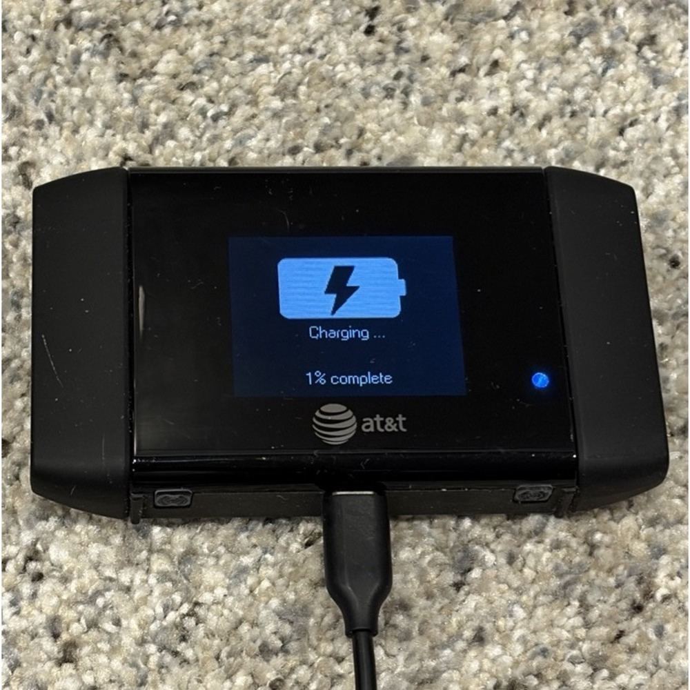 Sierra Wireless AirCard 754S AT&T Wireless Mobile HotSpot With Battery & Charger
